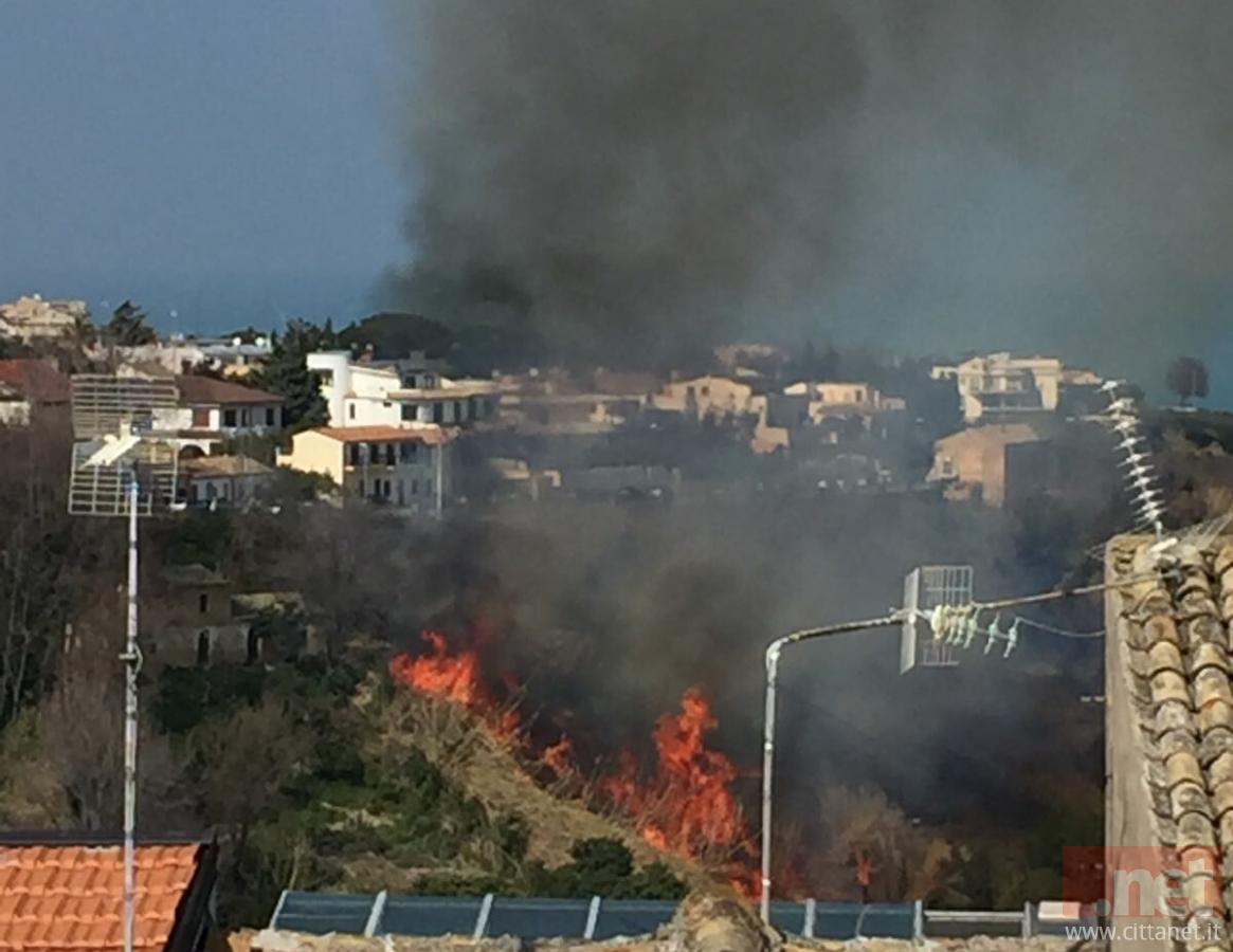 Incendio in via Santa Lucia - Histonium.net (Comunicati Stampa) (Registrazione)
