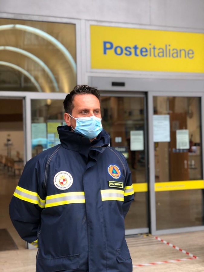 Pagamento pensioni, assistenza della Protezione Civile alle Poste centrali
